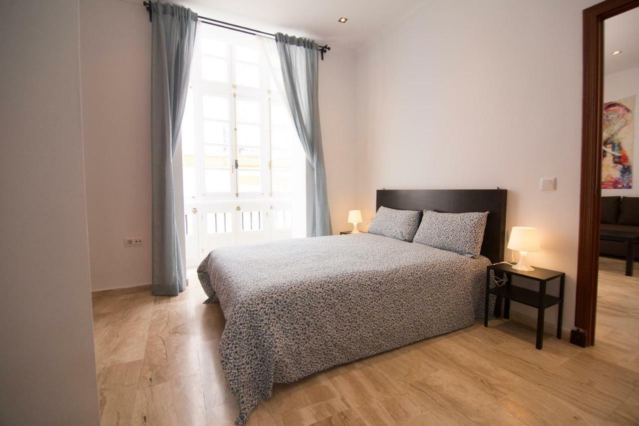 Extraordinario Piso Junto Playa Y En Pleno Centro *